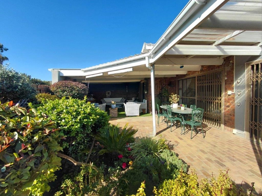 5 Bedroom Property for Sale in Winslow Western Cape